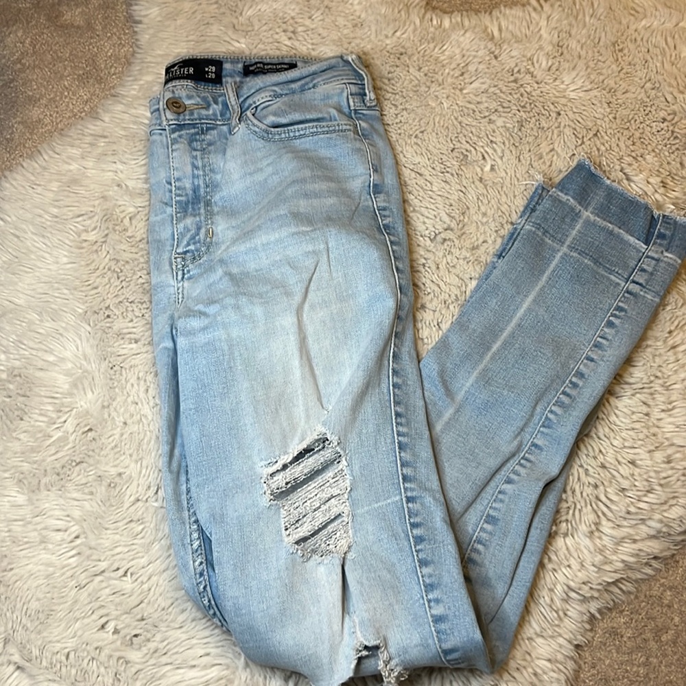 Hollister skinny ripped jeans